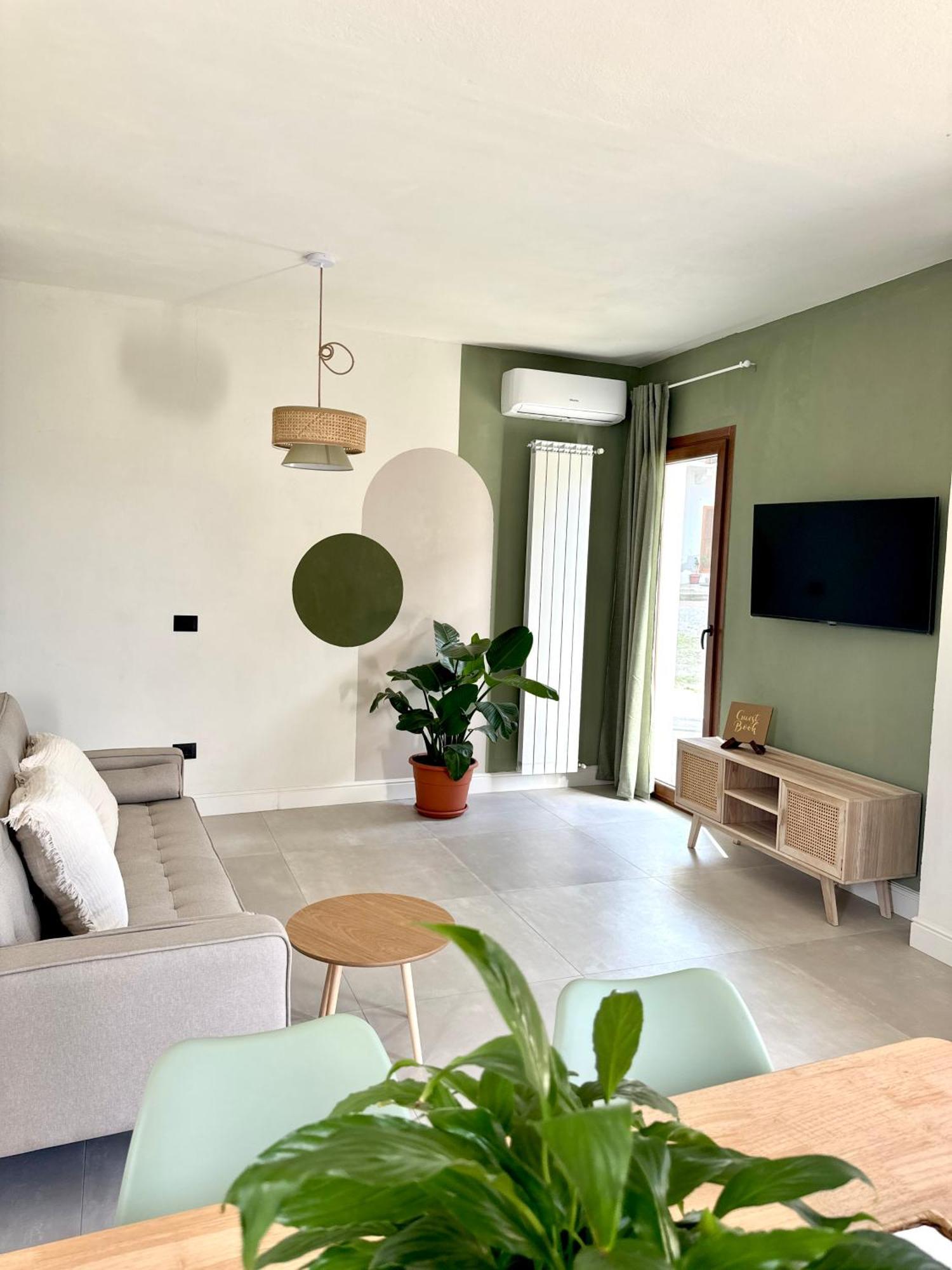 Il Cortile Del Borgo Villa Borgo Ticino Bagian luar foto